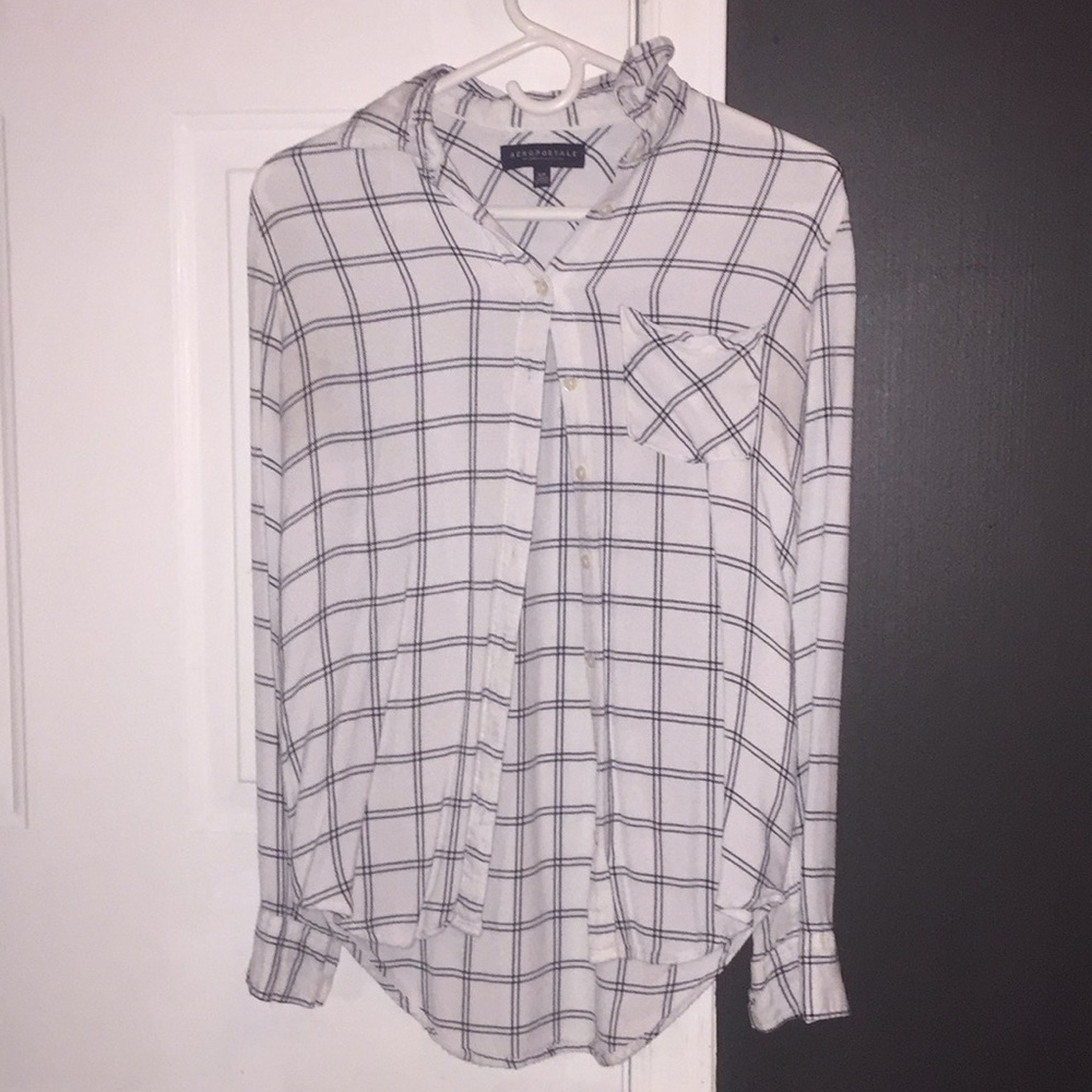 White and black Aeropostale top